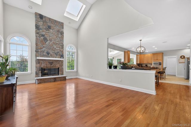 31 Sunflower Circle, Wappingers Falls, NY 12590