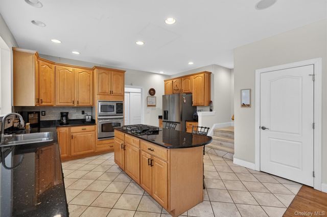 31 Sunflower Circle, Wappingers Falls, NY 12590