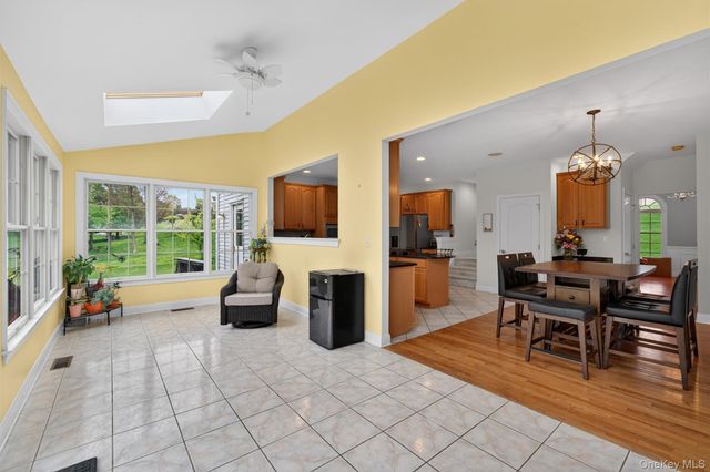 31 Sunflower Circle, Wappingers Falls, NY 12590