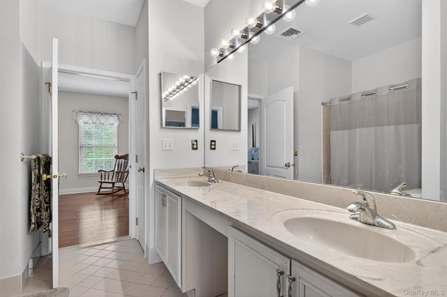 31 Sunflower Circle, Wappingers Falls, NY 12590