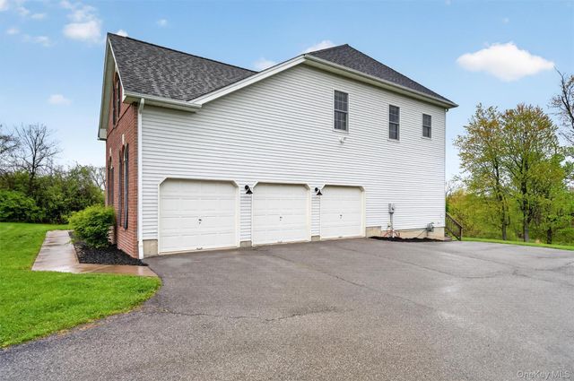 31 Sunflower Circle, Wappingers Falls, NY 12590