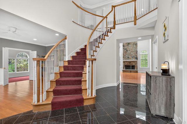 31 Sunflower Circle, Wappingers Falls, NY 12590