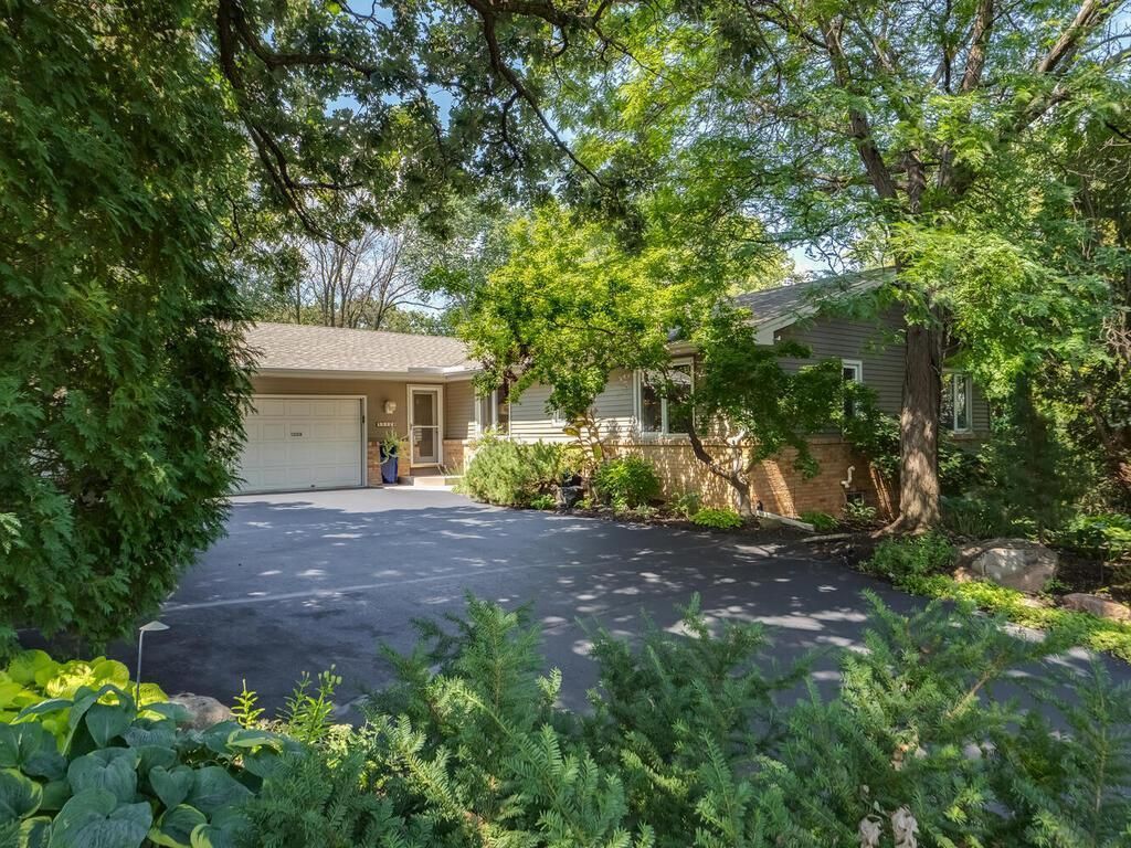 13128 Elm Circle, Burnsville, MN 55337