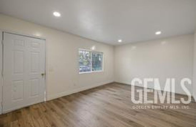 527 Villa Street, Bakersfield, CA 93307