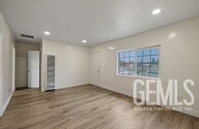 527 Villa Street, Bakersfield, CA 93307