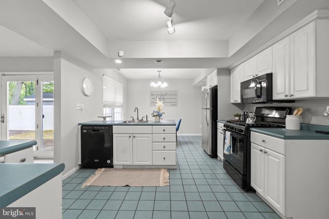 156 ST MORITZ, Sicklerville, NJ 08081