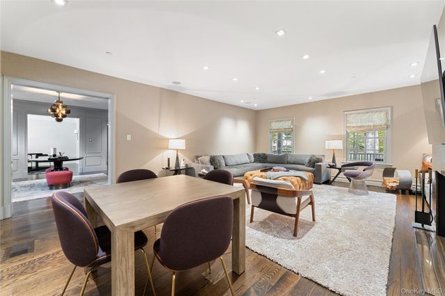 8 Richbell Road, Scarsdale, NY 10583