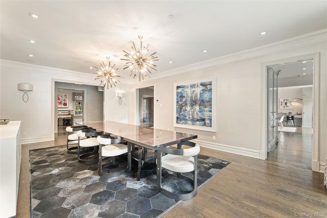 8 Richbell Road, Scarsdale, NY 10583