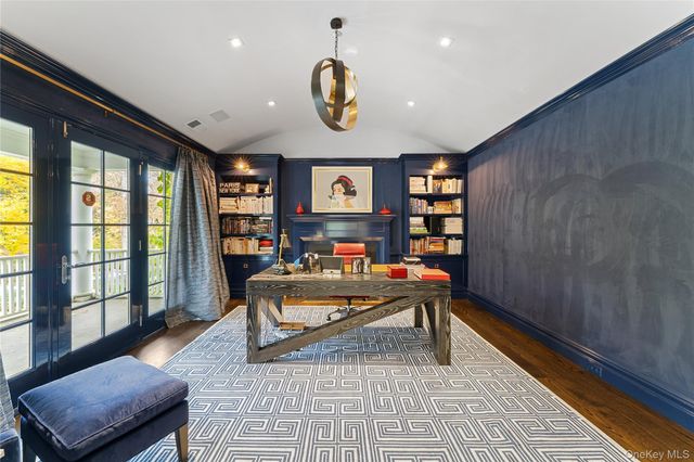 8 Richbell Road, Scarsdale, NY 10583