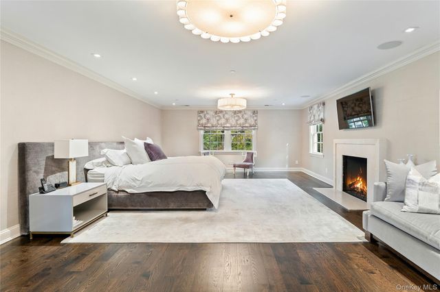 8 Richbell Road, Scarsdale, NY 10583