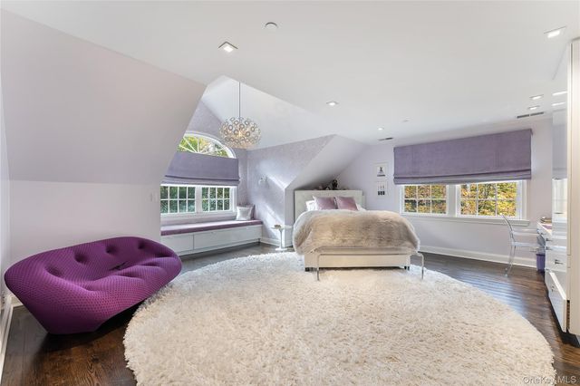 8 Richbell Road, Scarsdale, NY 10583