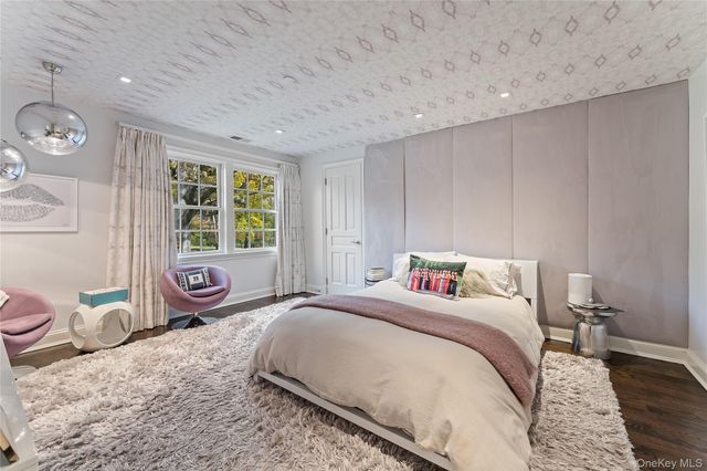 8 Richbell Road, Scarsdale, NY 10583