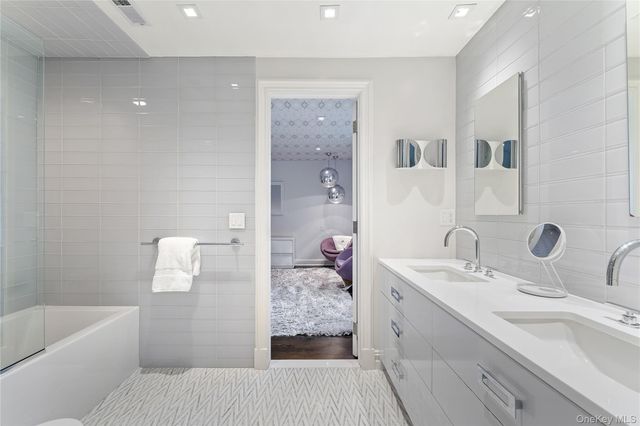 8 Richbell Road, Scarsdale, NY 10583