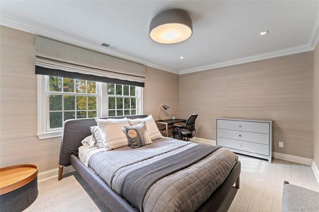 8 Richbell Road, Scarsdale, NY 10583