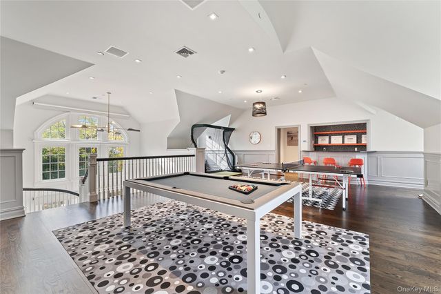 8 Richbell Road, Scarsdale, NY 10583