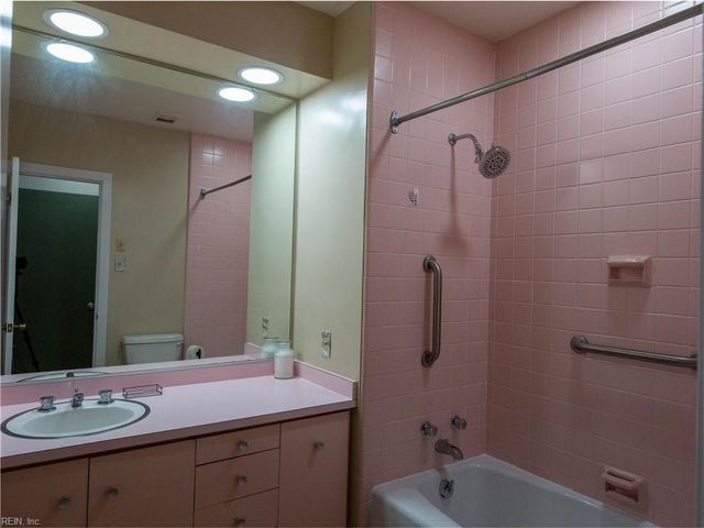 208 Washington Street ST, Portsmouth, VA 23704