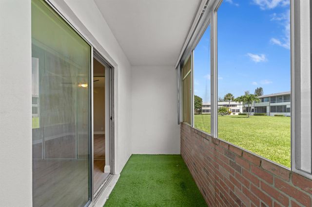 228 Camden J, West Palm Beach, FL 33417