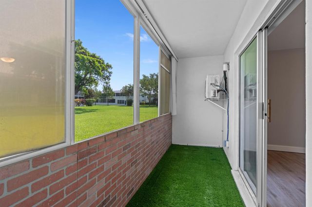 228 Camden J, West Palm Beach, FL 33417