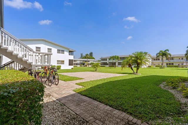 228 Camden J, West Palm Beach, FL 33417