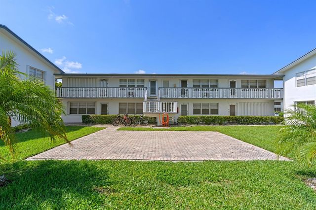 228 Camden J, West Palm Beach, FL 33417