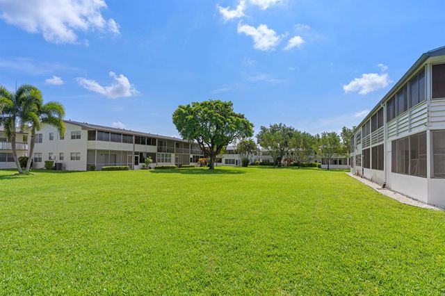 228 Camden J, West Palm Beach, FL 33417
