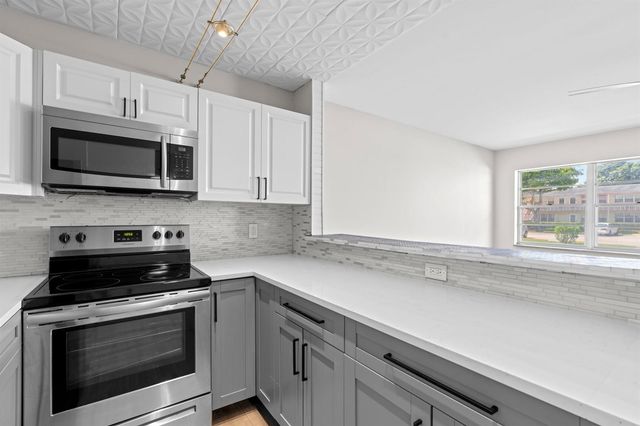 228 Camden J, West Palm Beach, FL 33417