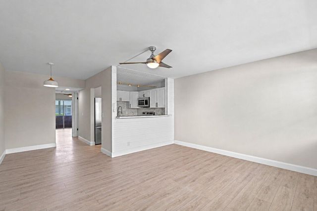 228 Camden J, West Palm Beach, FL 33417
