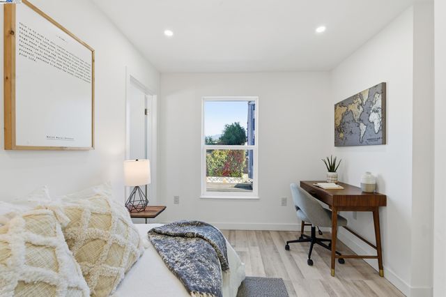 5729 Bancroft Ave, Oakland, CA 94605