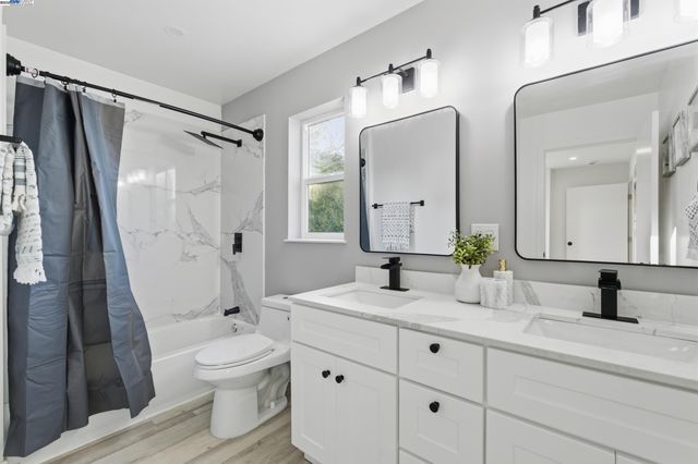 5729 Bancroft Ave, Oakland, CA 94605