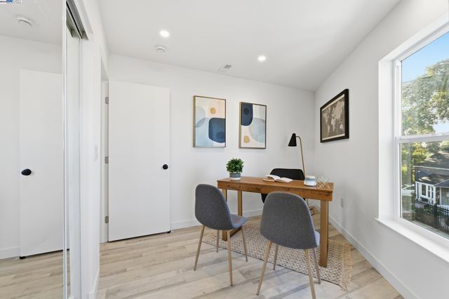 5729 Bancroft Ave, Oakland, CA 94605