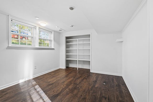 3325 Dumas Dr, Nashville, TN 37211