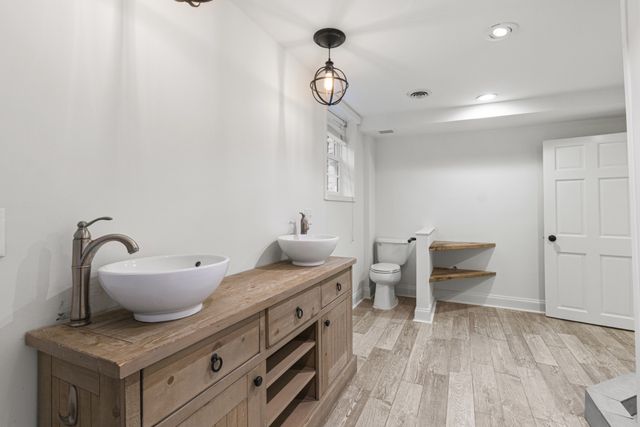 3325 Dumas Dr, Nashville, TN 37211