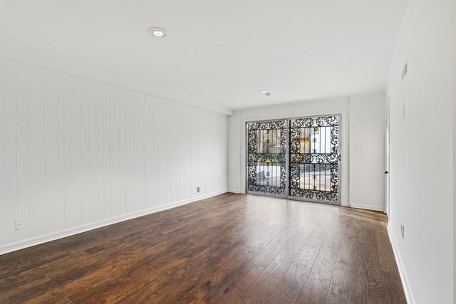 3325 Dumas Dr, Nashville, TN 37211