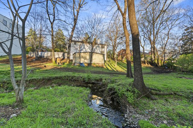 3325 Dumas Dr, Nashville, TN 37211