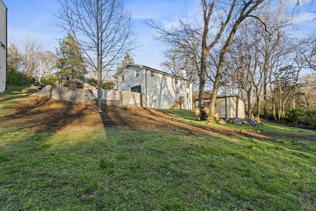 3325 Dumas Dr, Nashville, TN 37211