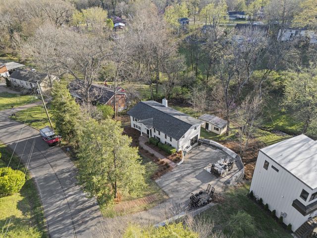 3325 Dumas Dr, Nashville, TN 37211