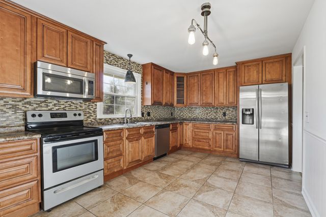 3325 Dumas Dr, Nashville, TN 37211