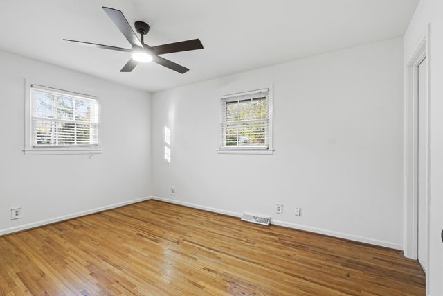 3325 Dumas Dr, Nashville, TN 37211