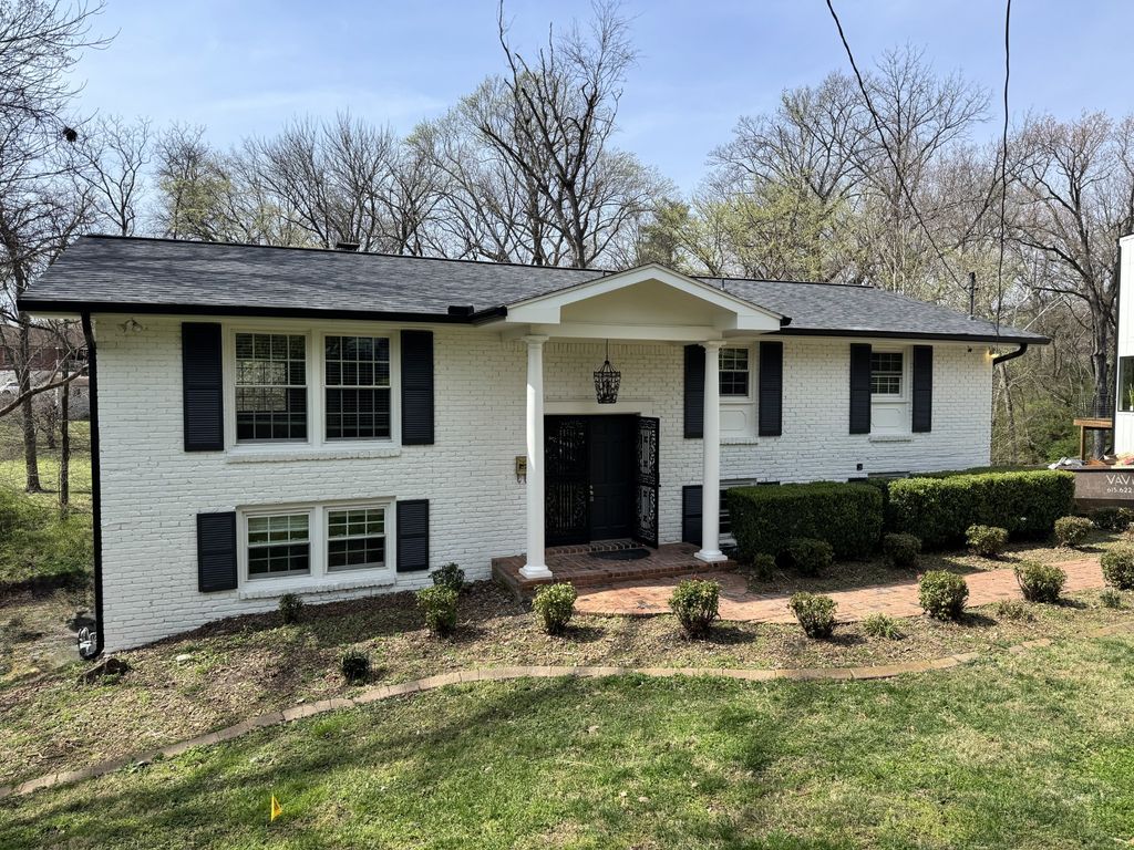 3325 Dumas Dr, Nashville, TN 37211