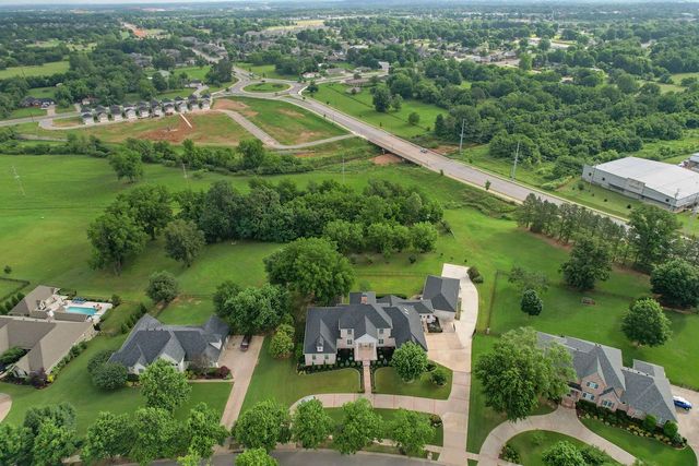 6272 Wells Circle, Springdale, AR 72762