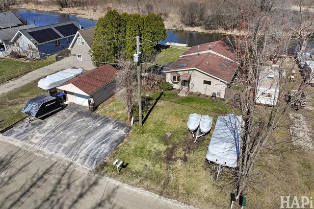 1319 Nippersink Drive, Spring Grove, IL 60081
