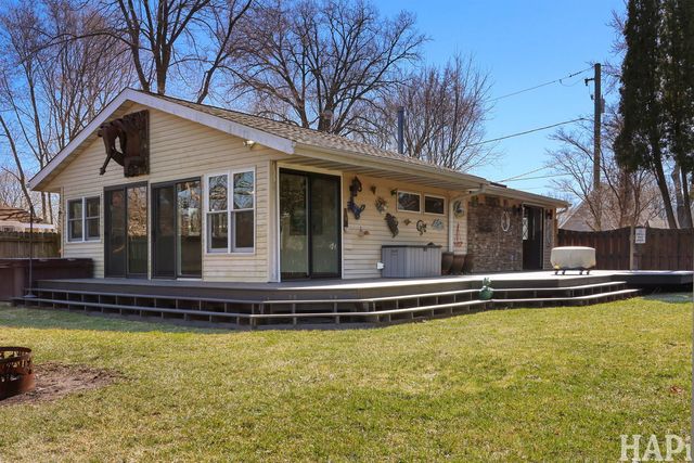 1319 Nippersink Drive, Spring Grove, IL 60081