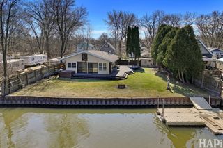 1319 Nippersink Drive, Spring Grove, IL 60081