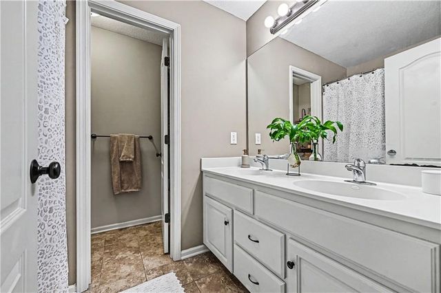 8502 NE 102nd Terrace, Kansas City, MO 64157