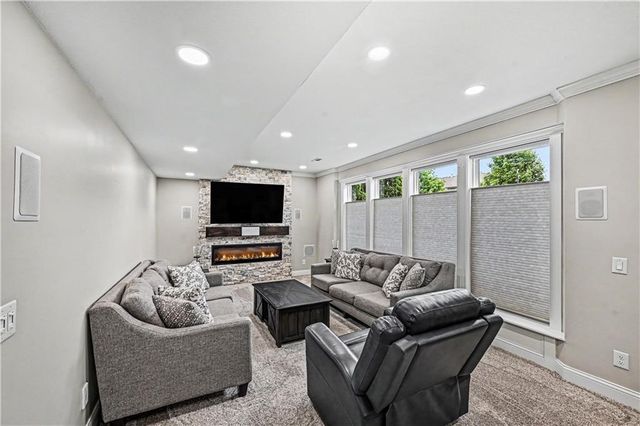 8502 NE 102nd Terrace, Kansas City, MO 64157