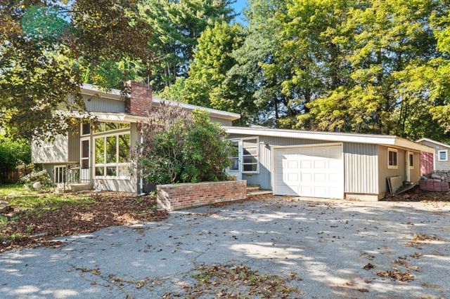 59 Hally Rd, Lowell, MA 01854