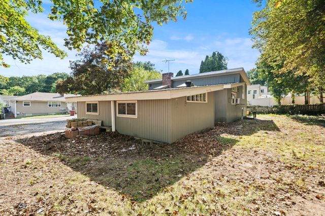 59 Hally Rd, Lowell, MA 01854