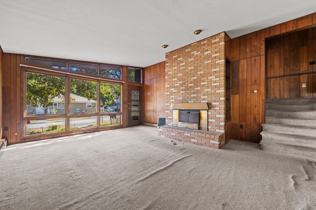 59 Hally Rd, Lowell, MA 01854