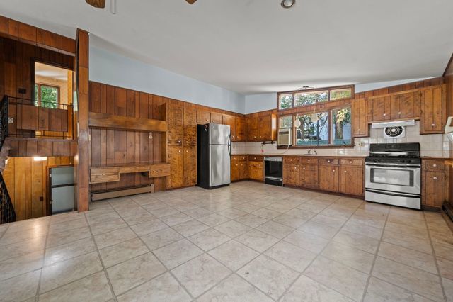 59 Hally Rd, Lowell, MA 01854