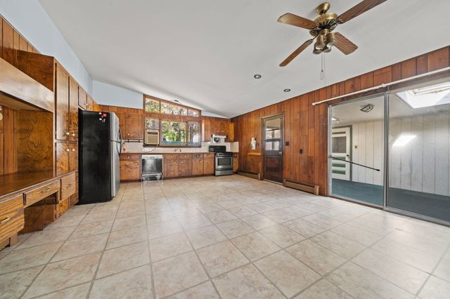 59 Hally Rd, Lowell, MA 01854